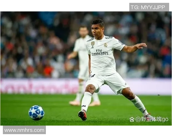 23号球星领衔球队拼搏赛场 展现无与伦比的足球技艺与领袖风范