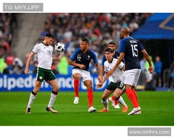 现代足球巨星与老一辈球星的对比与碰撞 谁主沉浮之争